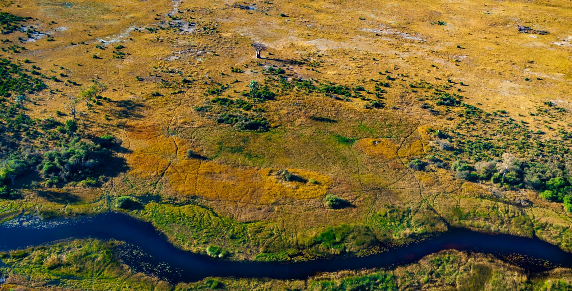 Flight from Khwai Community Concession to Moremi Game Reserve